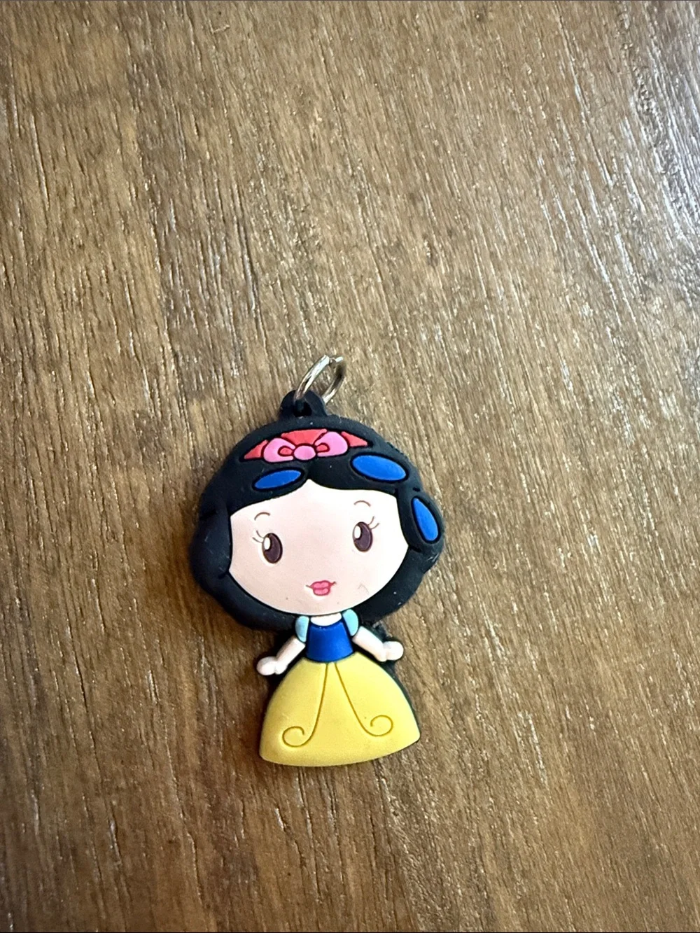 Disney Snow White flat plastic keycharm